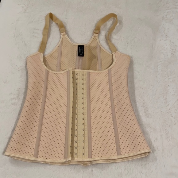 Brand new only tried on and did not fit. Too small for me!!! - Picture 2 of 4